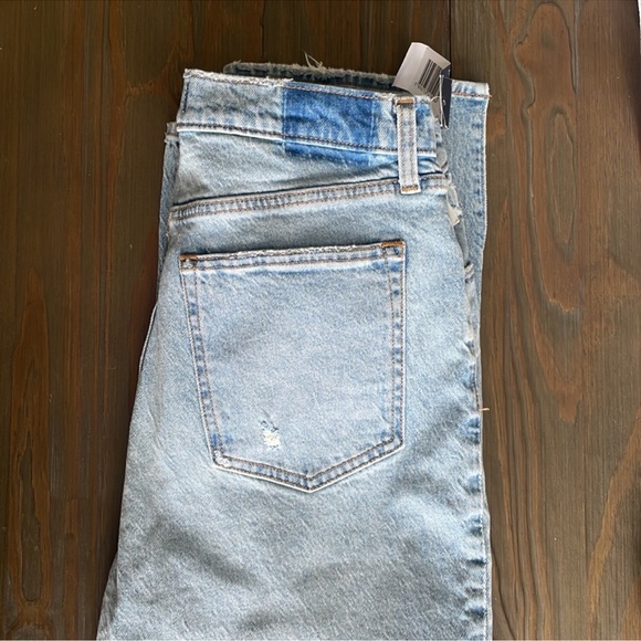 Abercrombie The 90’s Straight Ultra High Rise Jean - Picture 6 of 6